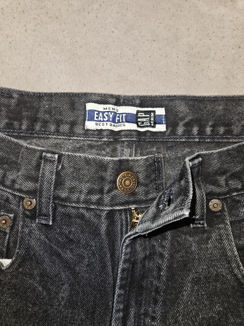 GAP Men's 90s Vintage Easy Fit Black Washed Denim Jeans